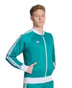 green lake-white-green lake